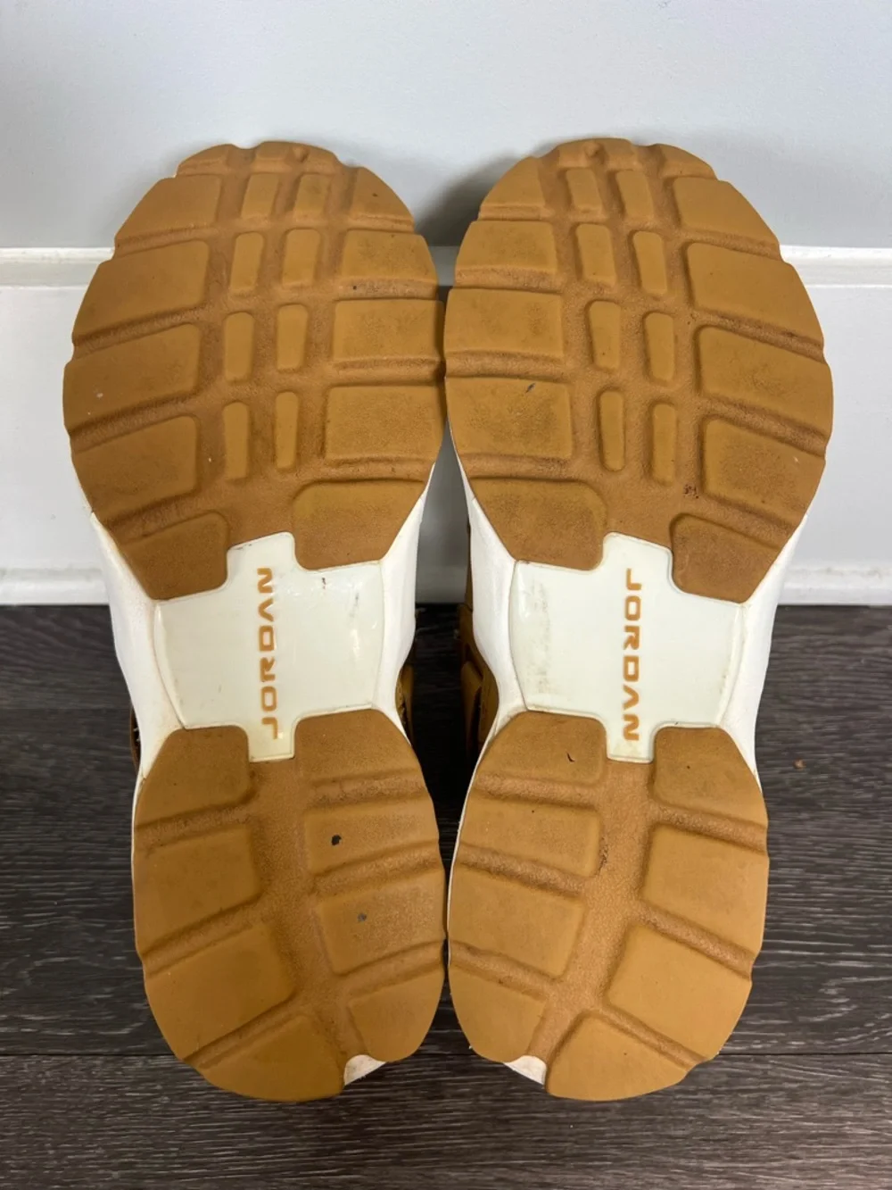 Air Jordan Trunner LX High in “Golden Harvest”